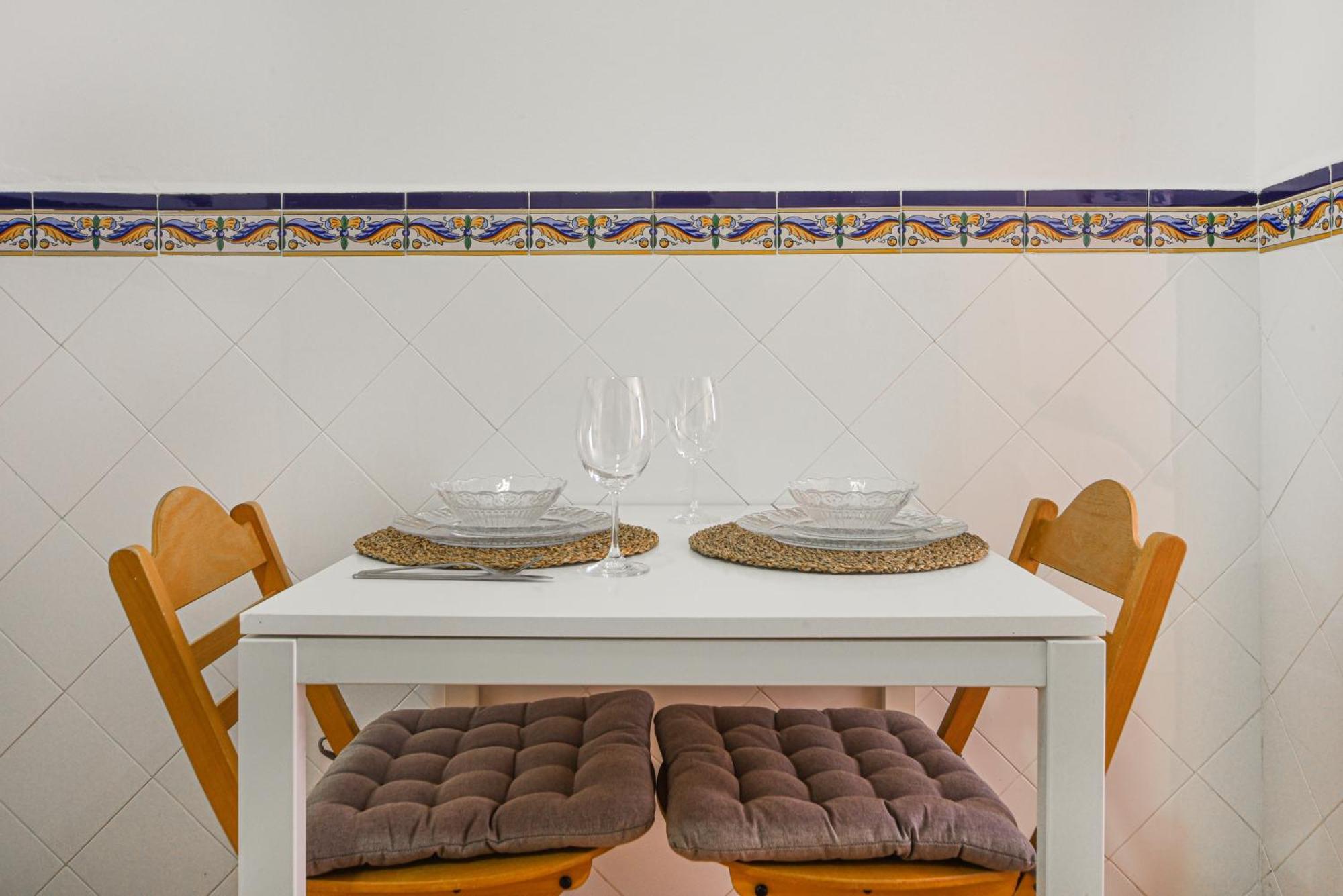 El Prado Historic Center Apartment Madrid Exterior photo