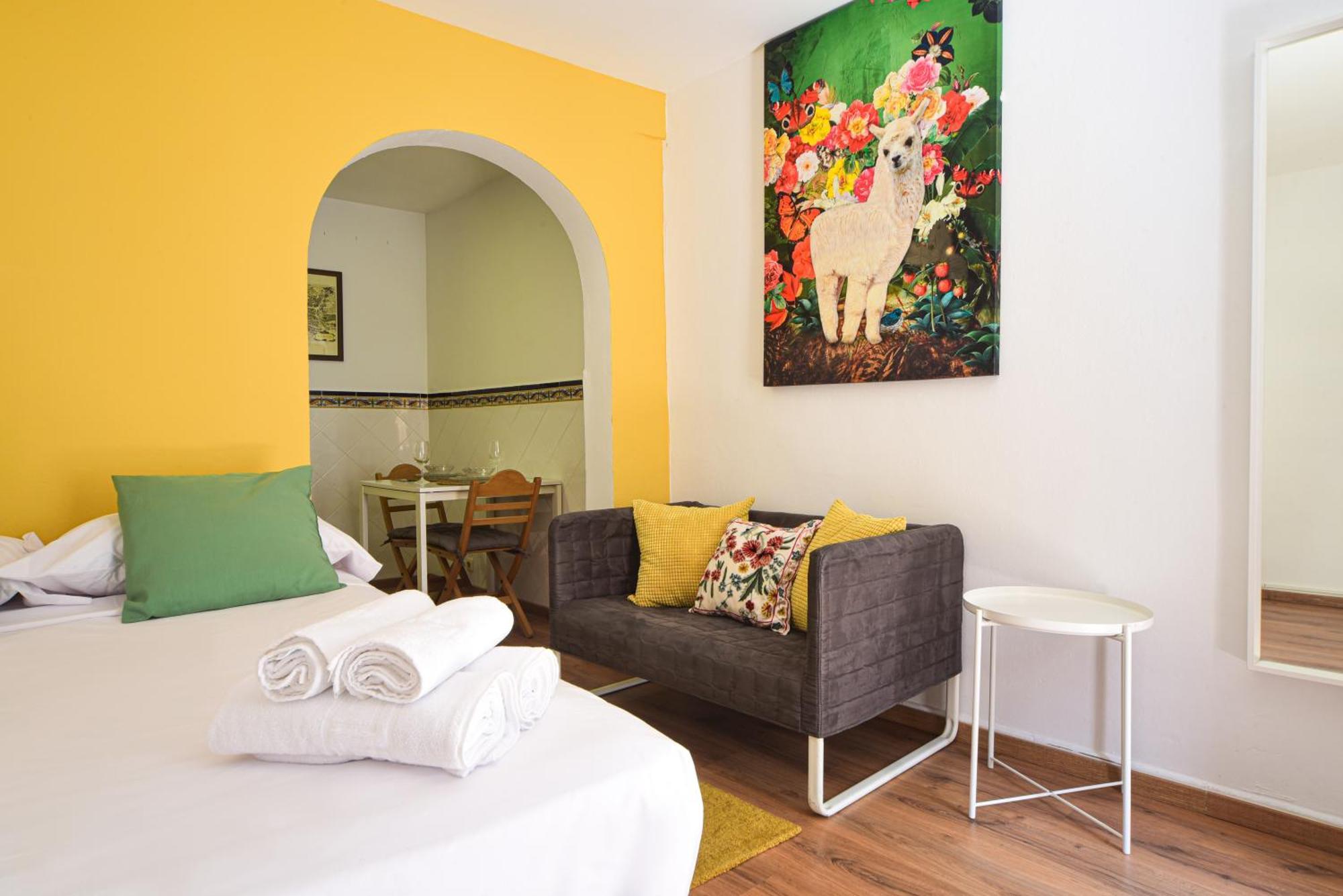 El Prado Historic Center Apartment Madrid Exterior photo